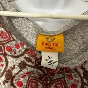 Ruby Red sweater Grey size 3X